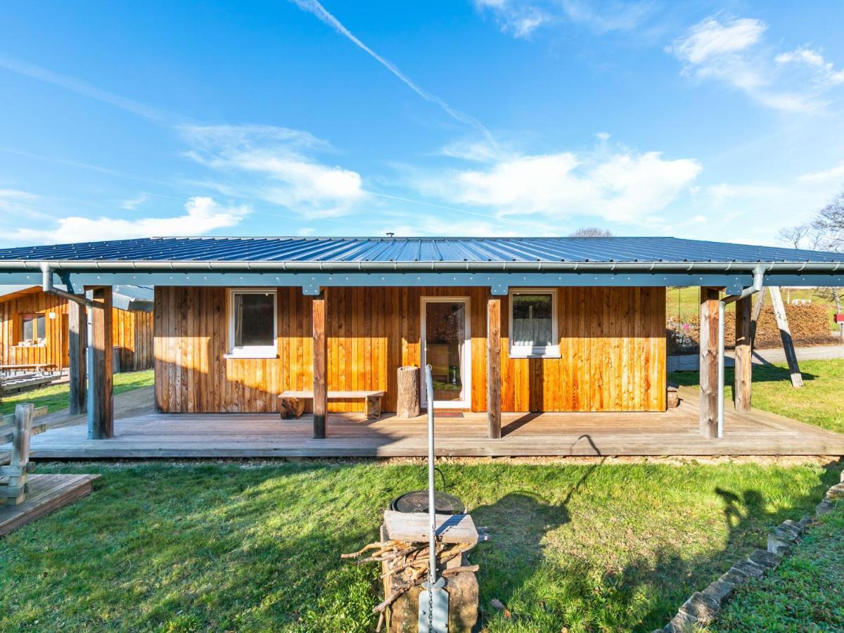 Quaint In With Garden Chalet